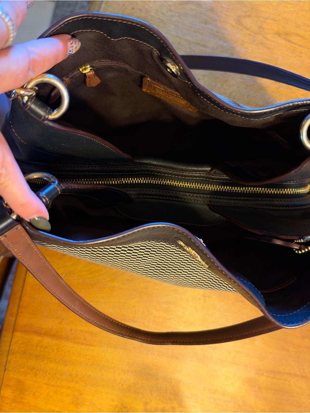 Coach Black and White Herringbone Shoulder Bag - Picture 4 of 8